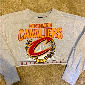 Cropped vintage Cavs sweatshirt